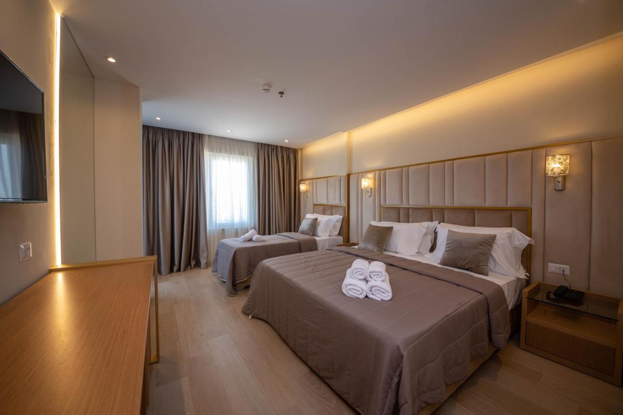 Merar Hotel Golem  Extérieur photo