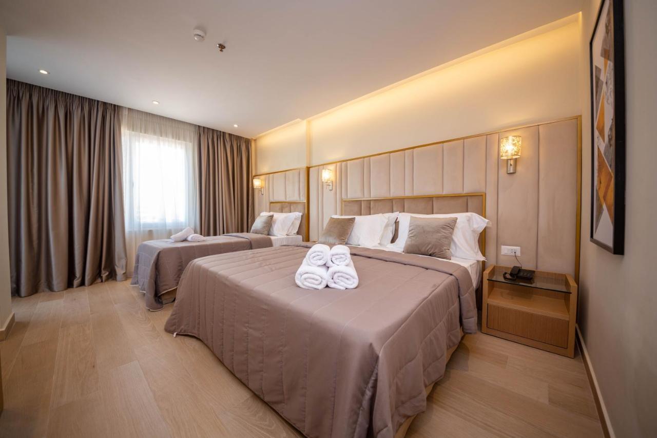 Merar Hotel Golem  Extérieur photo