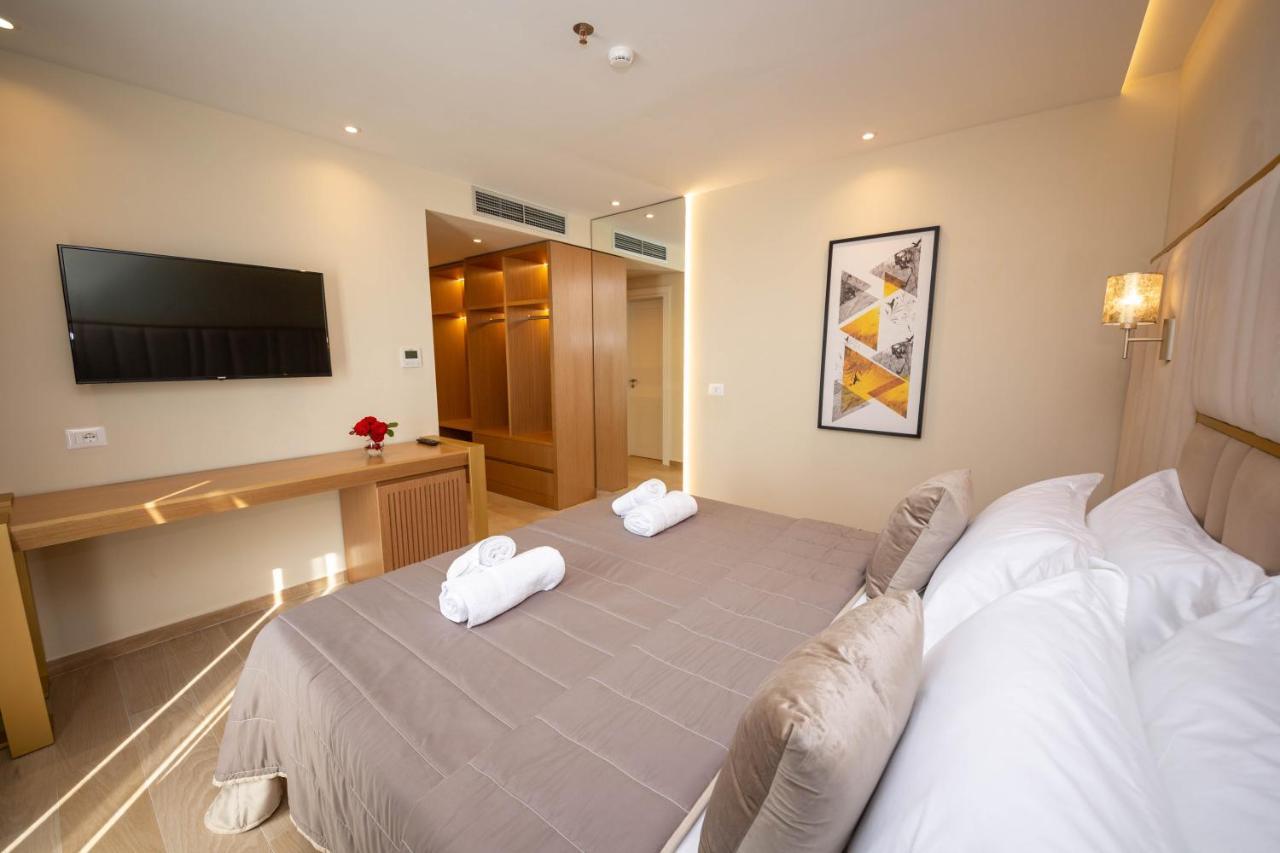 Merar Hotel Golem  Extérieur photo