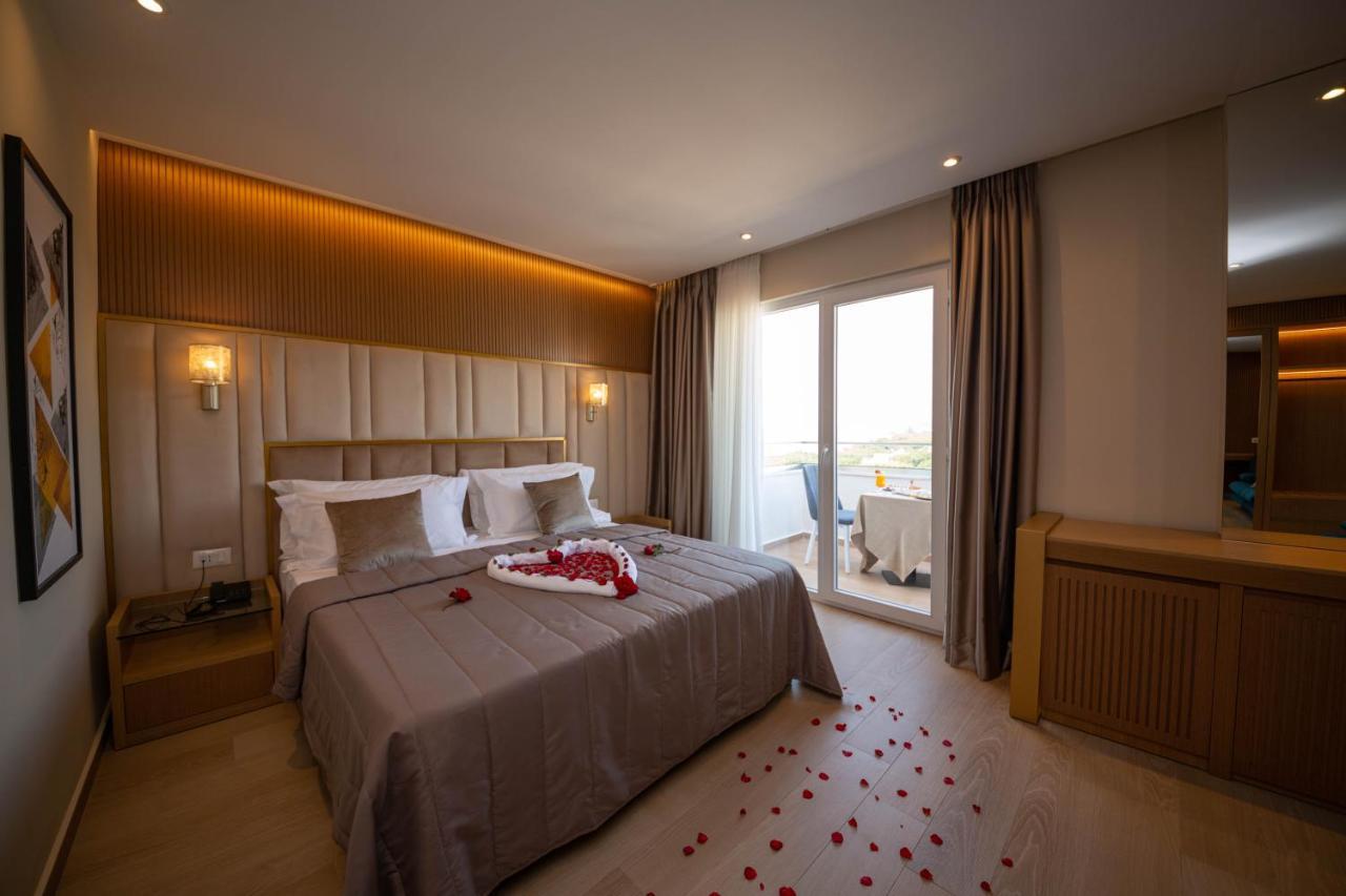 Merar Hotel Golem  Extérieur photo
